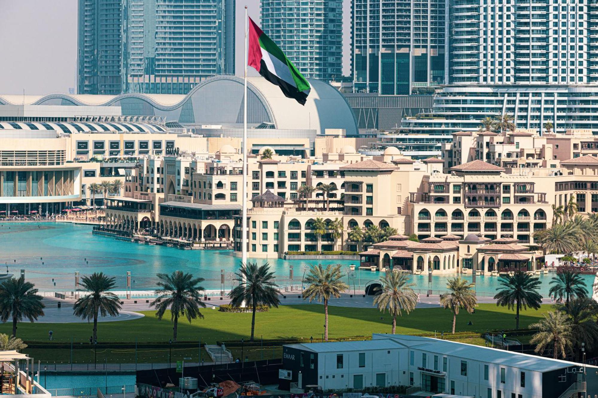 Apartment Burj Crown - First Class Boulevard View, 9 Min Walk Mall Dubai
