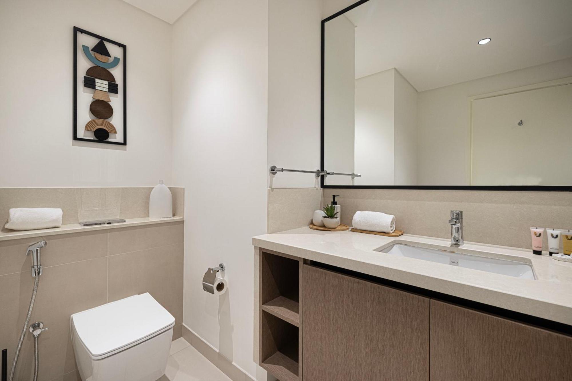 Burj Crown - First Class Boulevard View, 9 Min Walk Mall Apartment Dubai