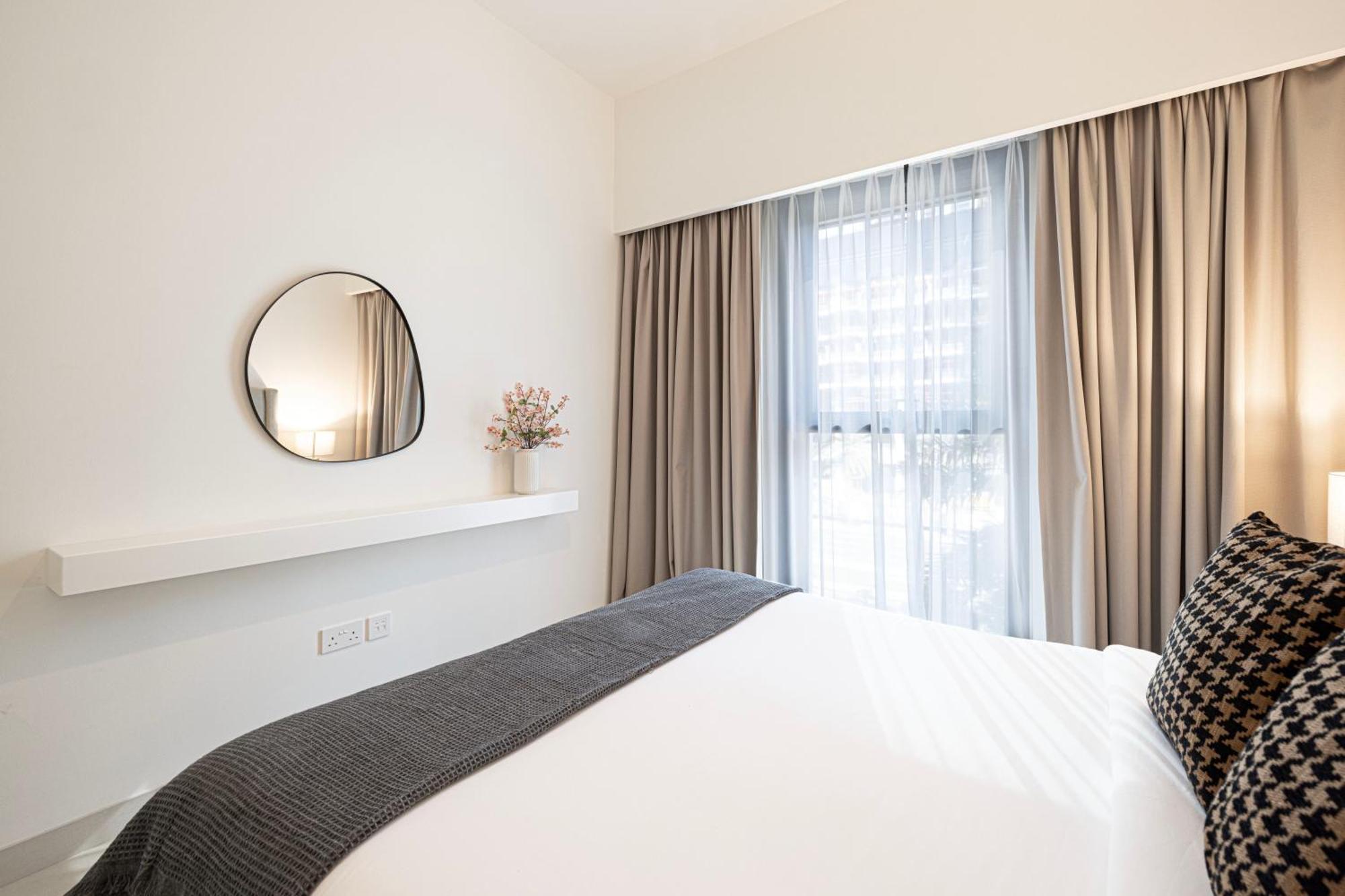 Apartment Burj Crown - First Class Boulevard View, 9 Min Walk Mall