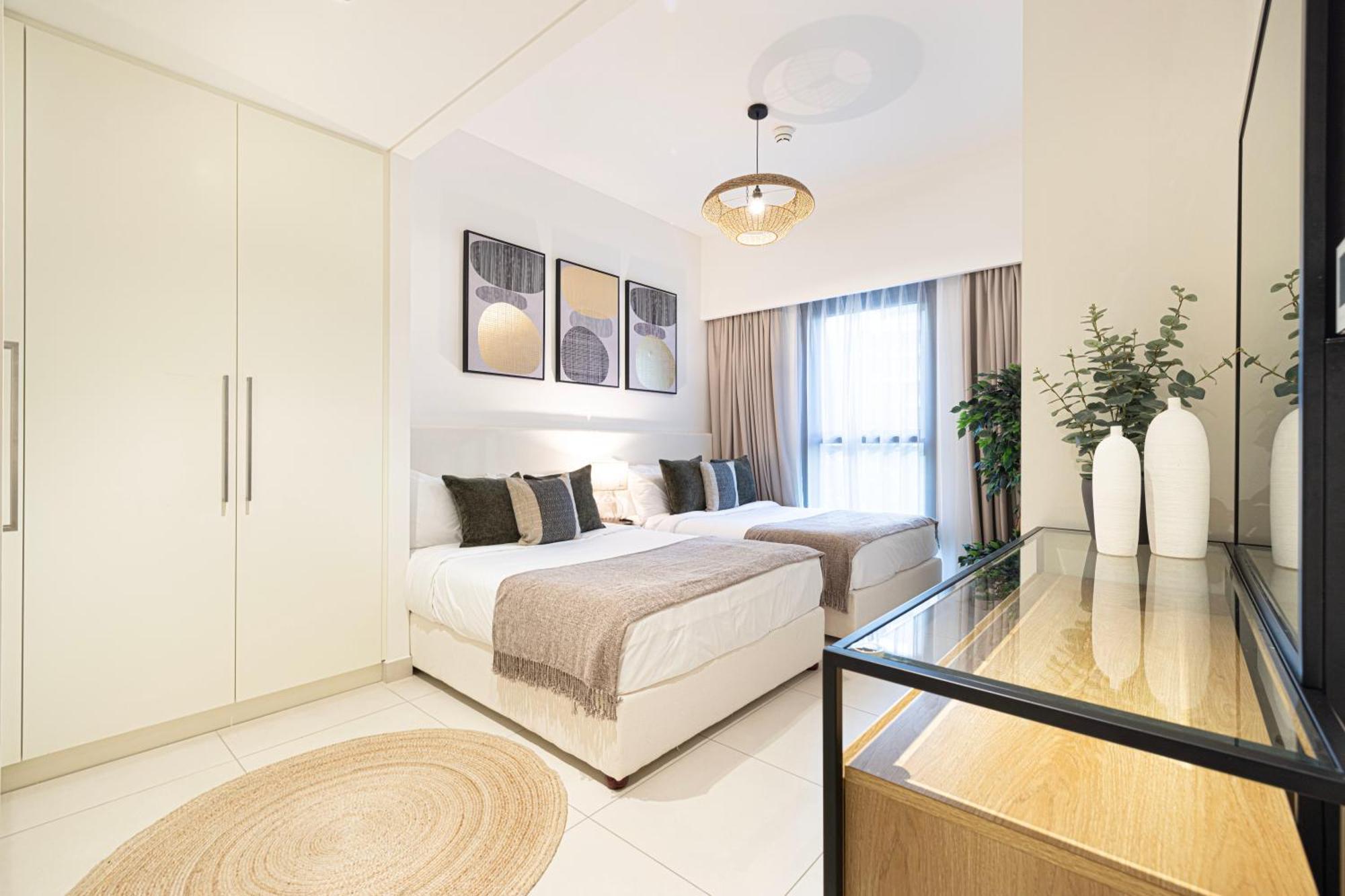 Burj Crown - First Class Boulevard View, 9 Min Walk Mall Apartment